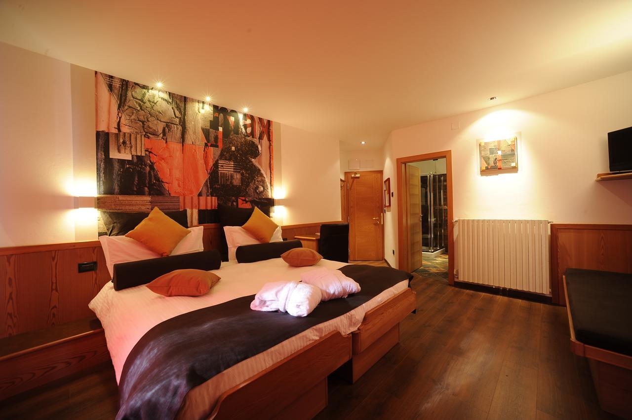 Hotel Isolabella Wellness Fiera Di Primiero Eksteriør bilde