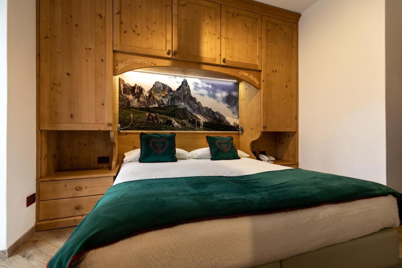 Hotel Isolabella Wellness Fiera Di Primiero Eksteriør bilde